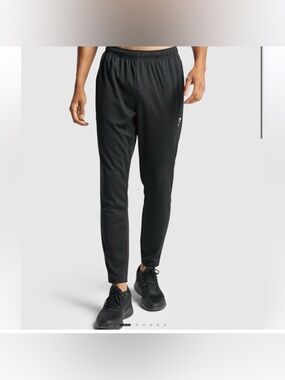 Gymshark mens Black arrival knit pants size Large